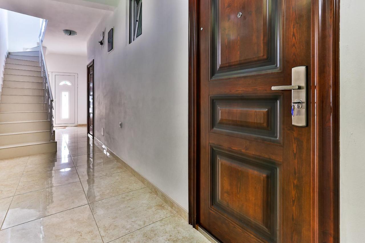 Buskovic Appartement Dobra Voda Buitenkant foto