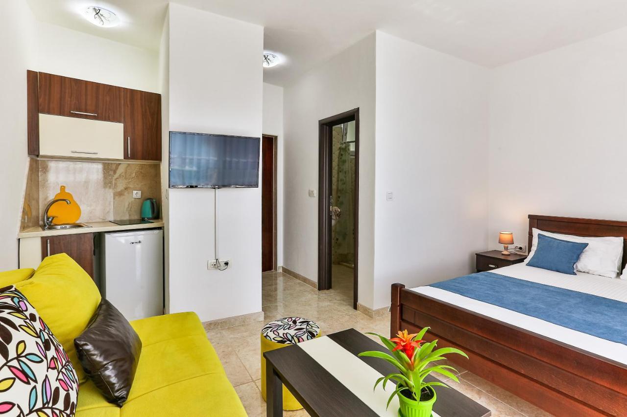 Buskovic Appartement Dobra Voda Buitenkant foto