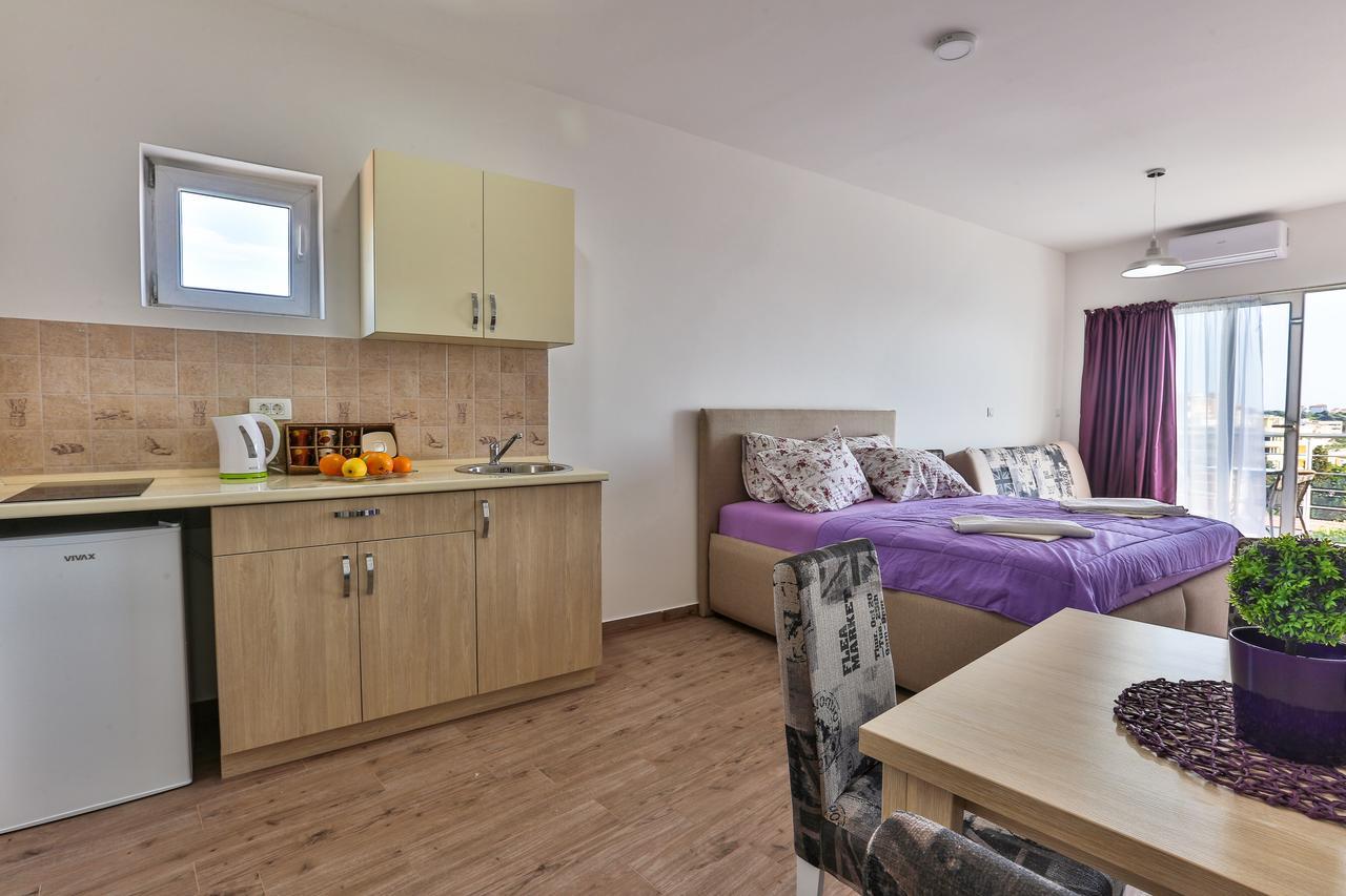 Buskovic Appartement Dobra Voda Buitenkant foto