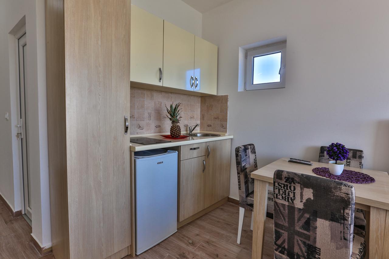 Buskovic Appartement Dobra Voda Buitenkant foto