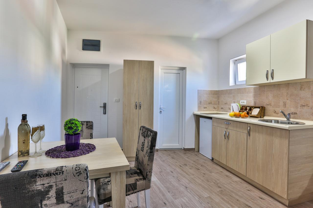 Buskovic Appartement Dobra Voda Buitenkant foto