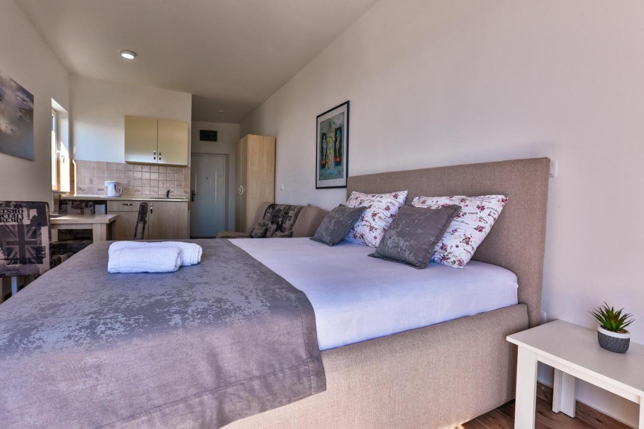 Buskovic Appartement Dobra Voda Buitenkant foto